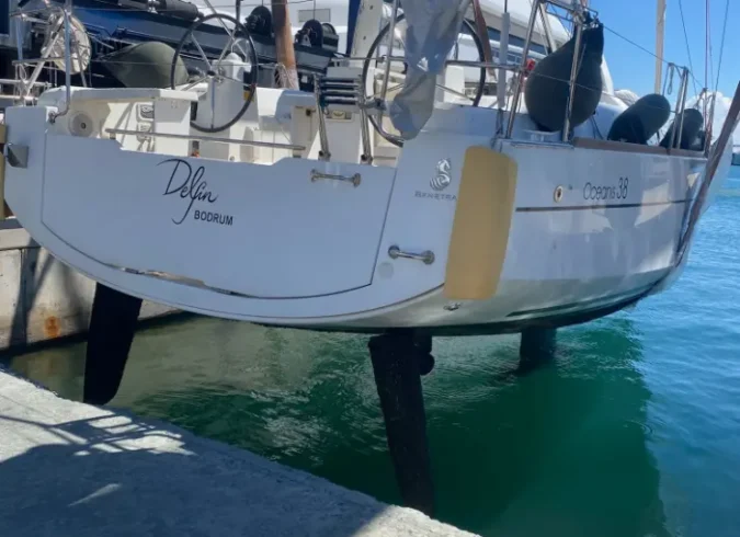 Beneteau Oceanis 38 | Yacht Maintenance